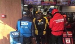 重庆跑外卖爆料事件视频,真相与争议交织的街头冲突