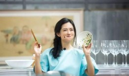 魏大勋何泓姗恋情爆料视频,甜蜜互动引网友热议