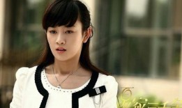 魏大勋何泓姗恋情爆料视频,甜蜜互动引网友热议